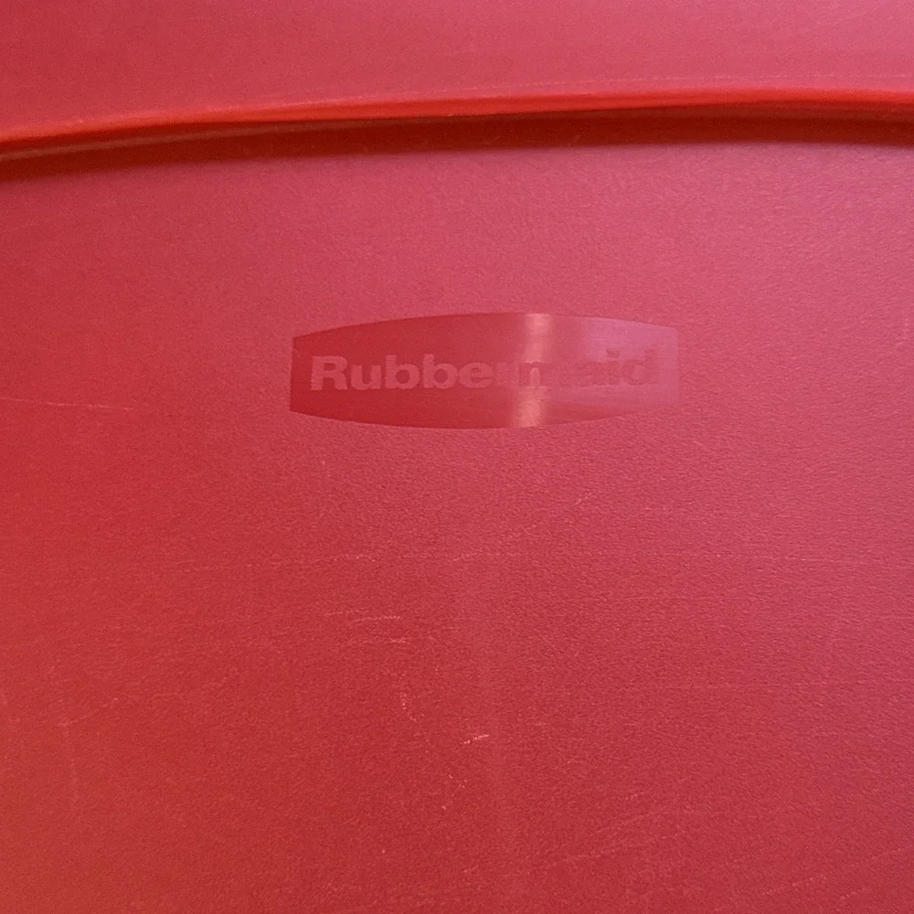 Rubbermaid 7J75 Red Replacement Lid ONLY for Easy Find Storage Container 16x11